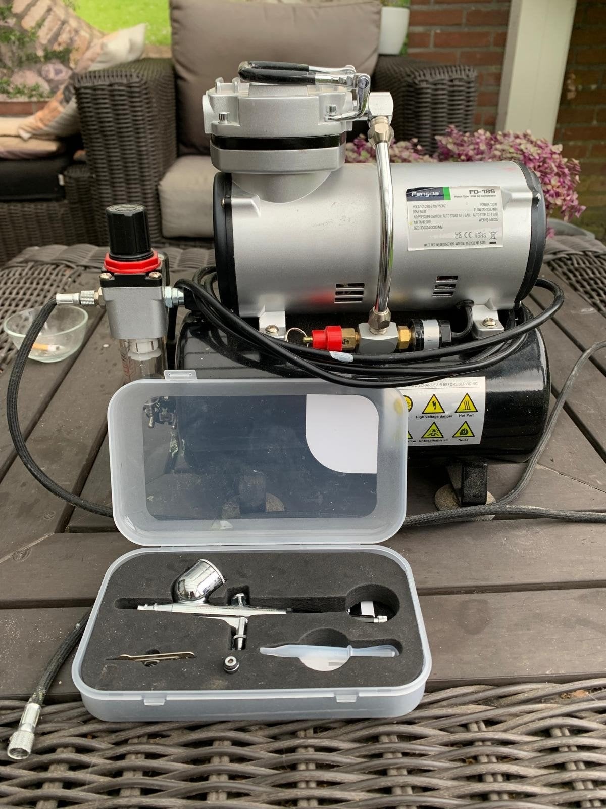 Fengda Airbrush Set FD-186K met AS-186 Compressor & Tank, Doe-het-zelf en Verbouw, Ophalen, Zo goed als nieuw