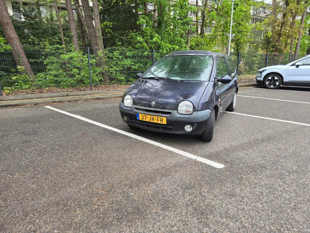 Renault Twingo 1.2 16V Initiale, glazen schuifdak., Auto's, Renault, Voorwielaandrijving, 4 cilinders, Origineel Nederlands, Handgeschakeld