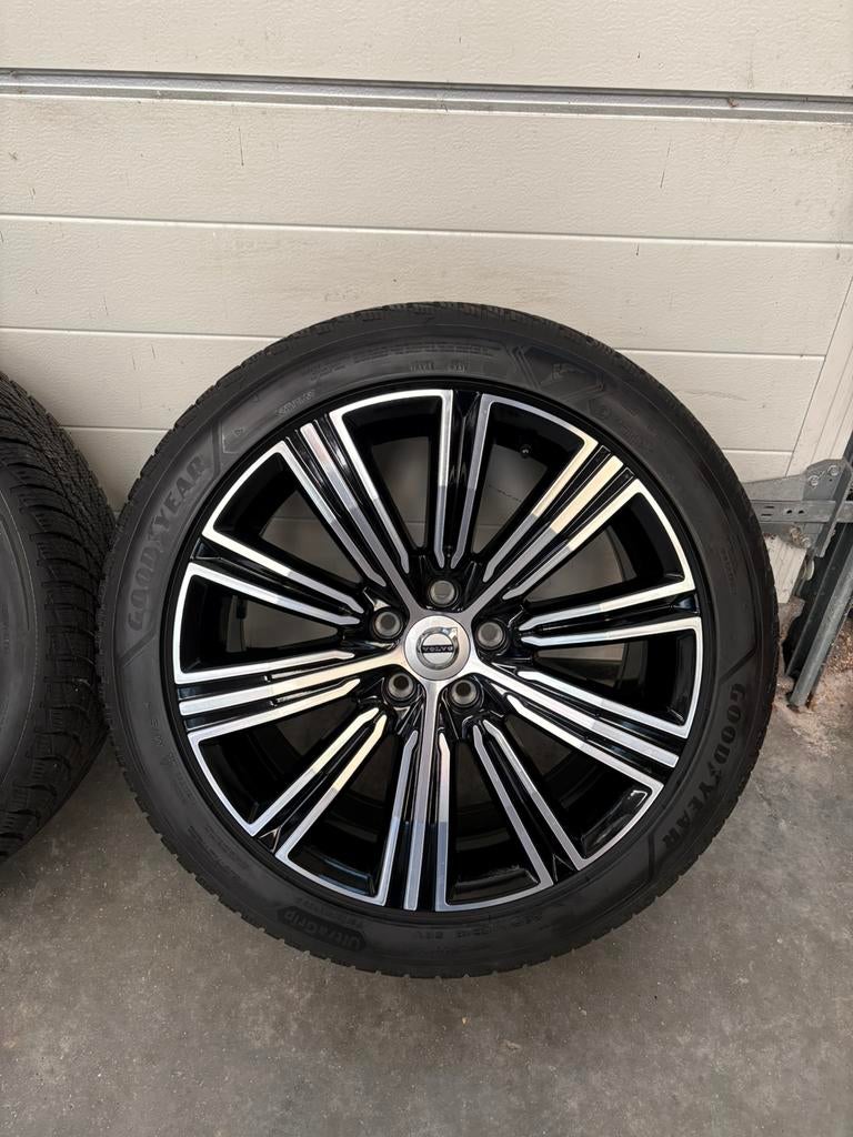 Volvo V60 S60 Inscription 18inch winterset DEMO Goodyear 8mm, Ophalen, 18 inch, Gebruikt, Banden en Velgen