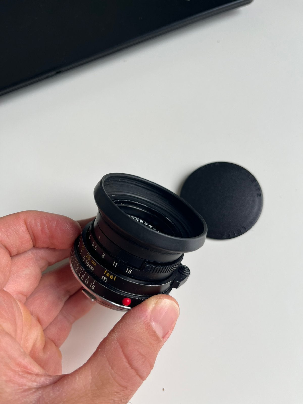Leica Summicron-C 40mm Rubber Lens Hood, Ophalen of Verzenden, Gebruikt, Groothoeklens