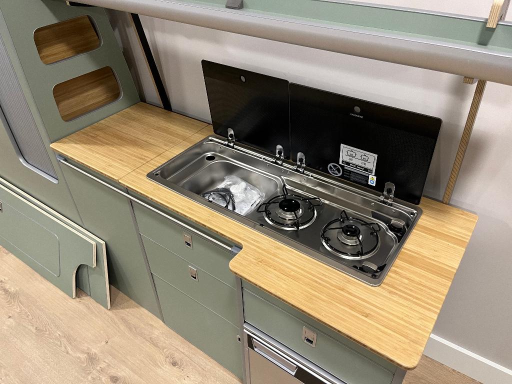 Meubelset keuken VW Transporter T5/T6 Pistache Green /bamboe, Ophalen, Hoefakker 3, Veen, Info@termeercampers.nl, Nieuw