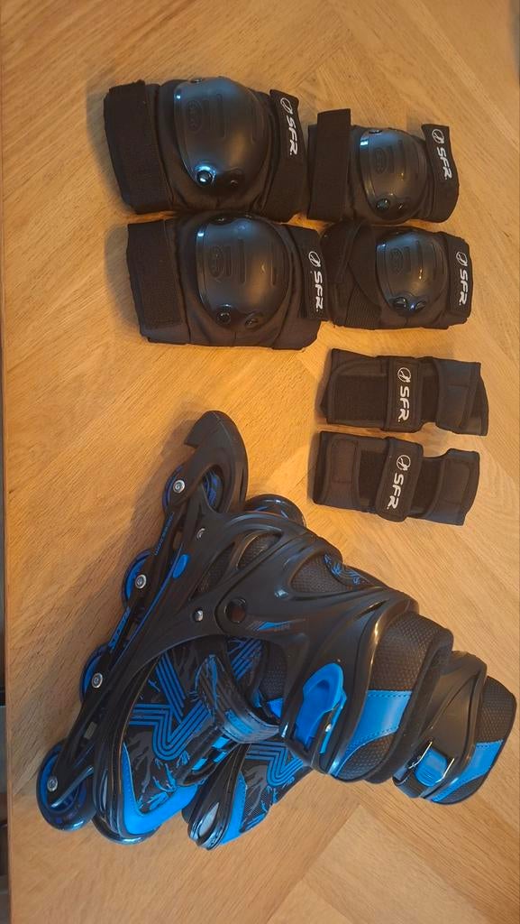 Roces Inline Skates met Beschermset - Zwart/Blauw, Overige merken, Kinderen, Ophalen of Verzenden, Inline skates 4 wielen
