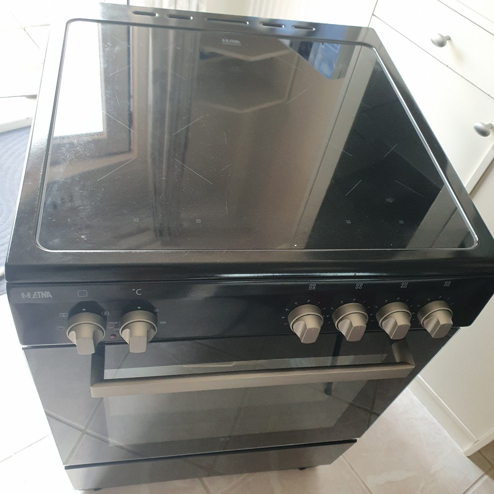 Etna Vrijstaand Inductie Fornuis met Oven - Zwart, Ophalen, Hete lucht, 60 cm of meer, 4 kookzones