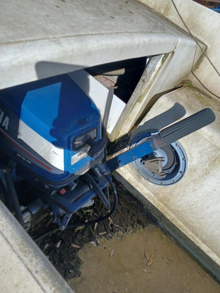 Zeilboot met buitenboordmotor - Opknapper, Watersport en Boten, Buiten- en Binnenboordmotoren, Gebruikt, Benzine, Ophalen