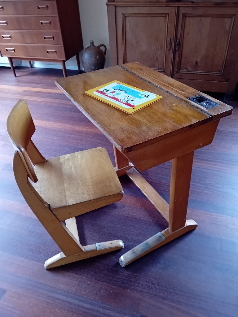 Vintage schoolbankje Lennards Roermond, Ophalen