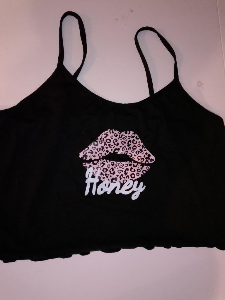 Zwarte crop top panterprint lips graphic & ‘Honey’ XL Top, Kleding | Dames, Tops, Zo goed als nieuw, Maat 46/48 (XL) of groter