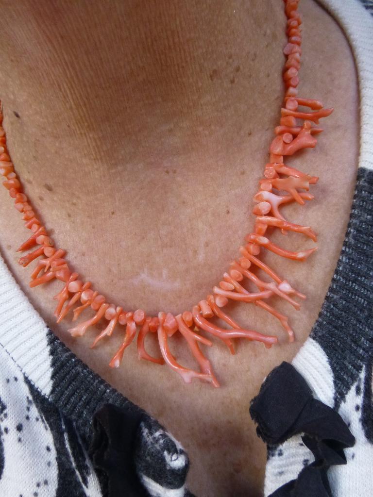Collier van zalmrose Bloedkoraal takjes// 47 cm / 18 gr, Sieraden, Tassen en Uiterlijk, Kettingen, Verzenden, Nieuw, Oranje, Steen of Mineraal