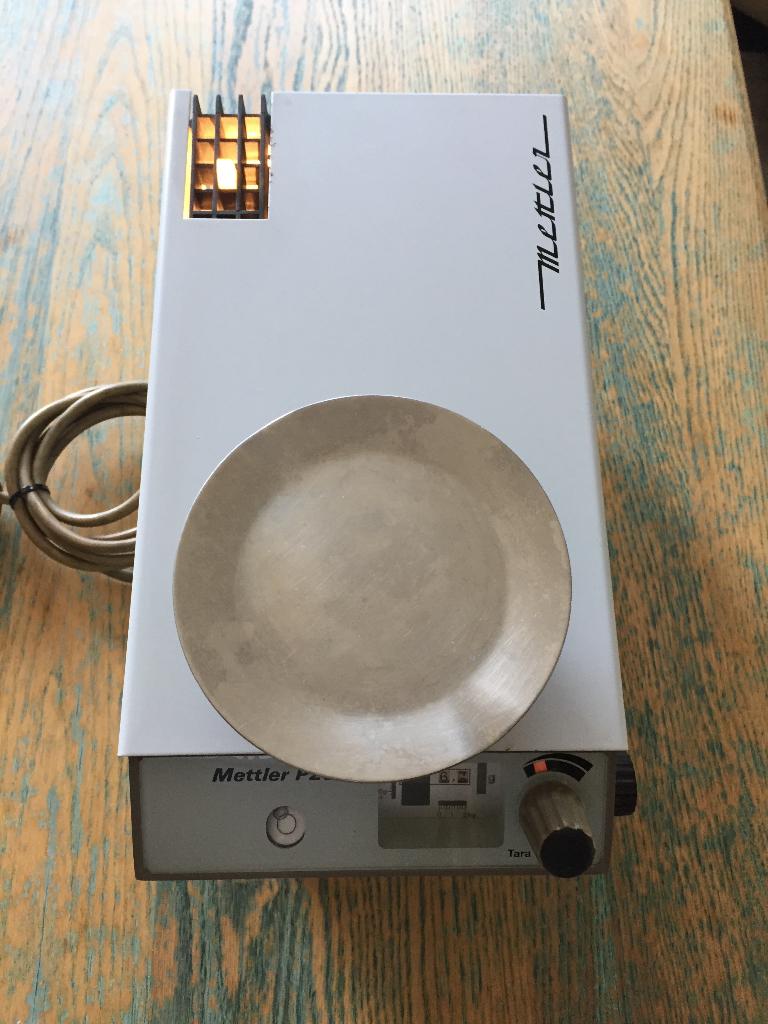 Mettler Type P2010 precisie laboratorium weegschaal., Analoog, Ophalen of Verzenden, Overige typen, Gebruikt