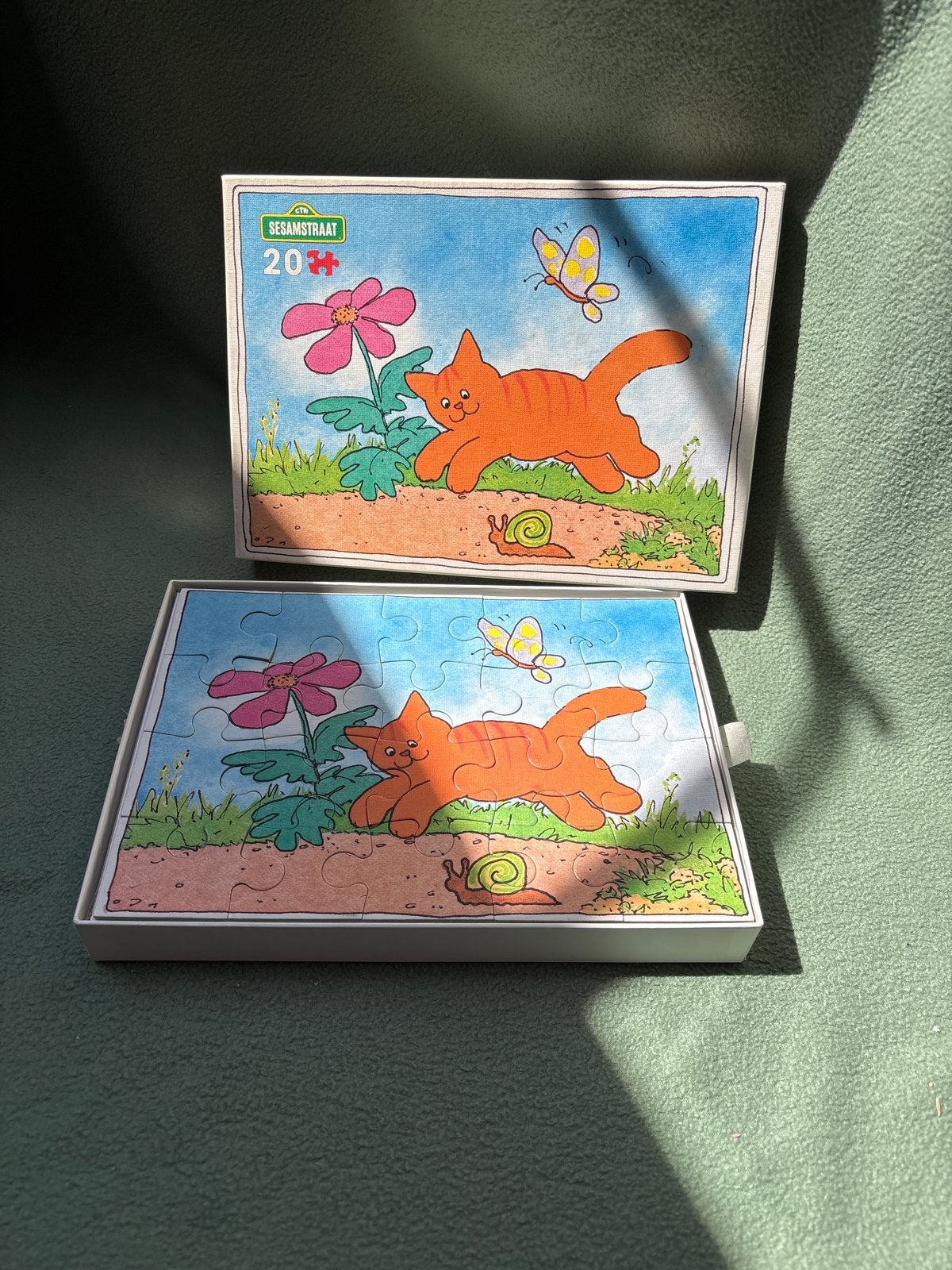Sesamstraat puzzel 20 stukjes - Katje en vlinder, Kinderen en Baby's, Speelgoed | Kinderpuzzels, Ophalen, 10 tot 50 stukjes, Gebruikt