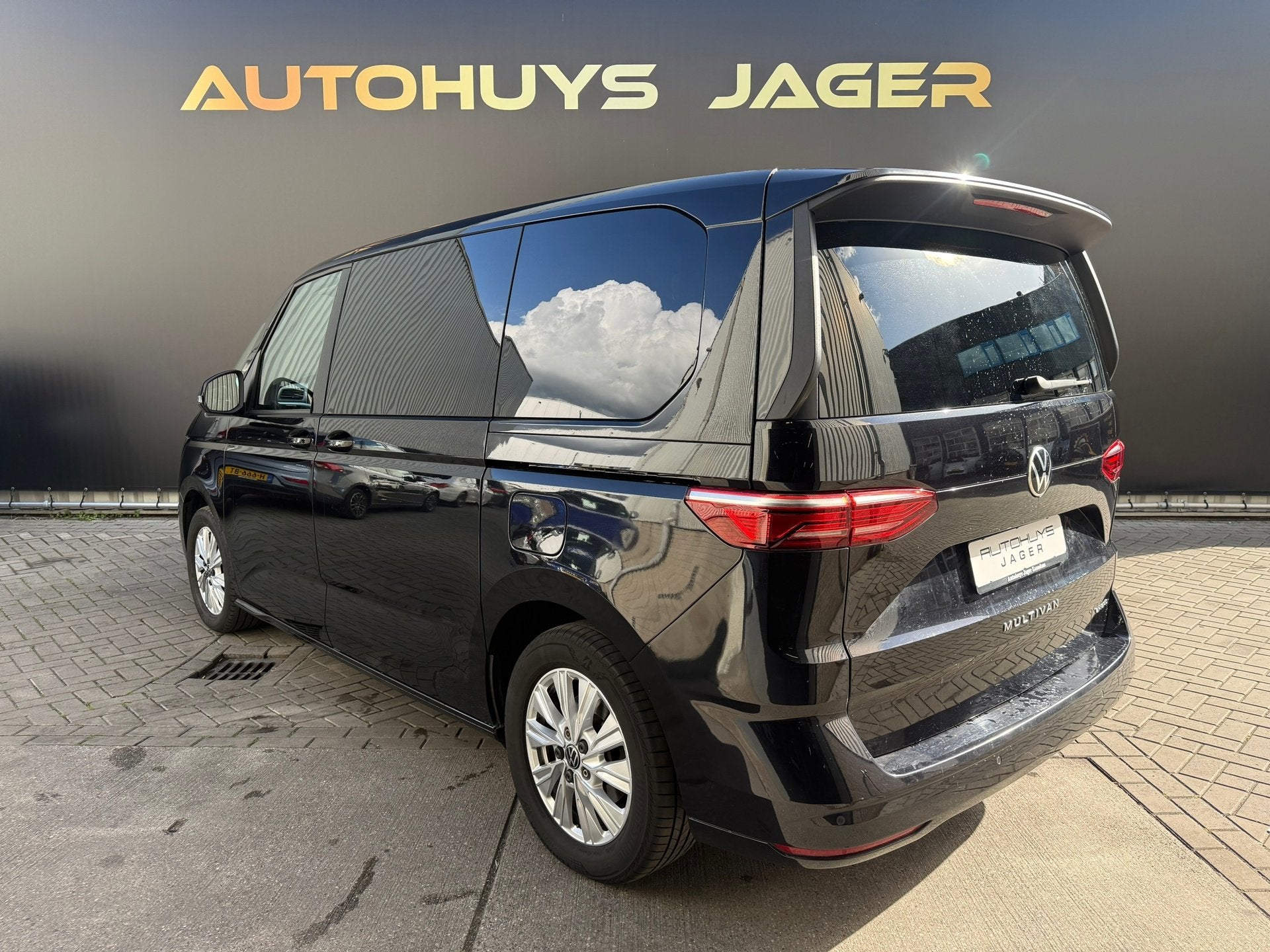 Volkswagen Multivan 1.4 eHybrid L1H1 Life 7Persoons, Auto's, Volkswagen, Dealer onderhouden, Stof, Gebruikt, 7 stoelen