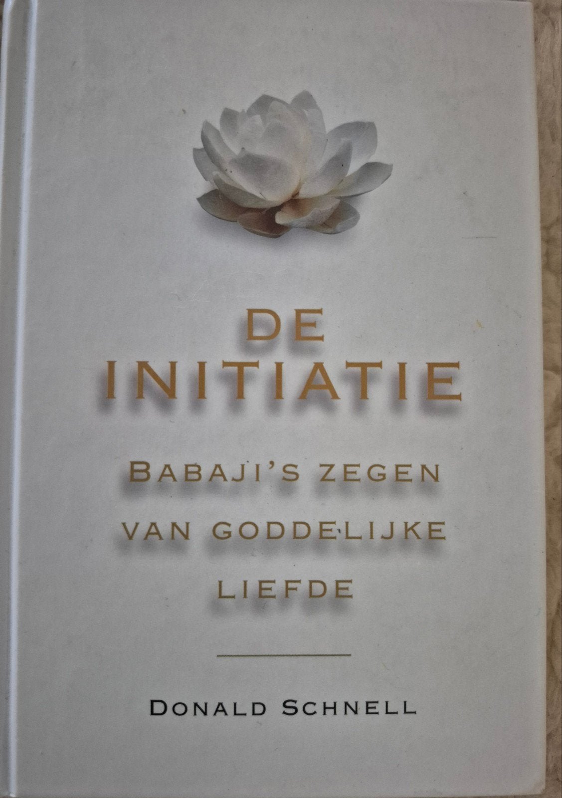 Donald Schnell - De initiatie, Ophalen of Verzenden, Zo goed als nieuw, D. Schnell