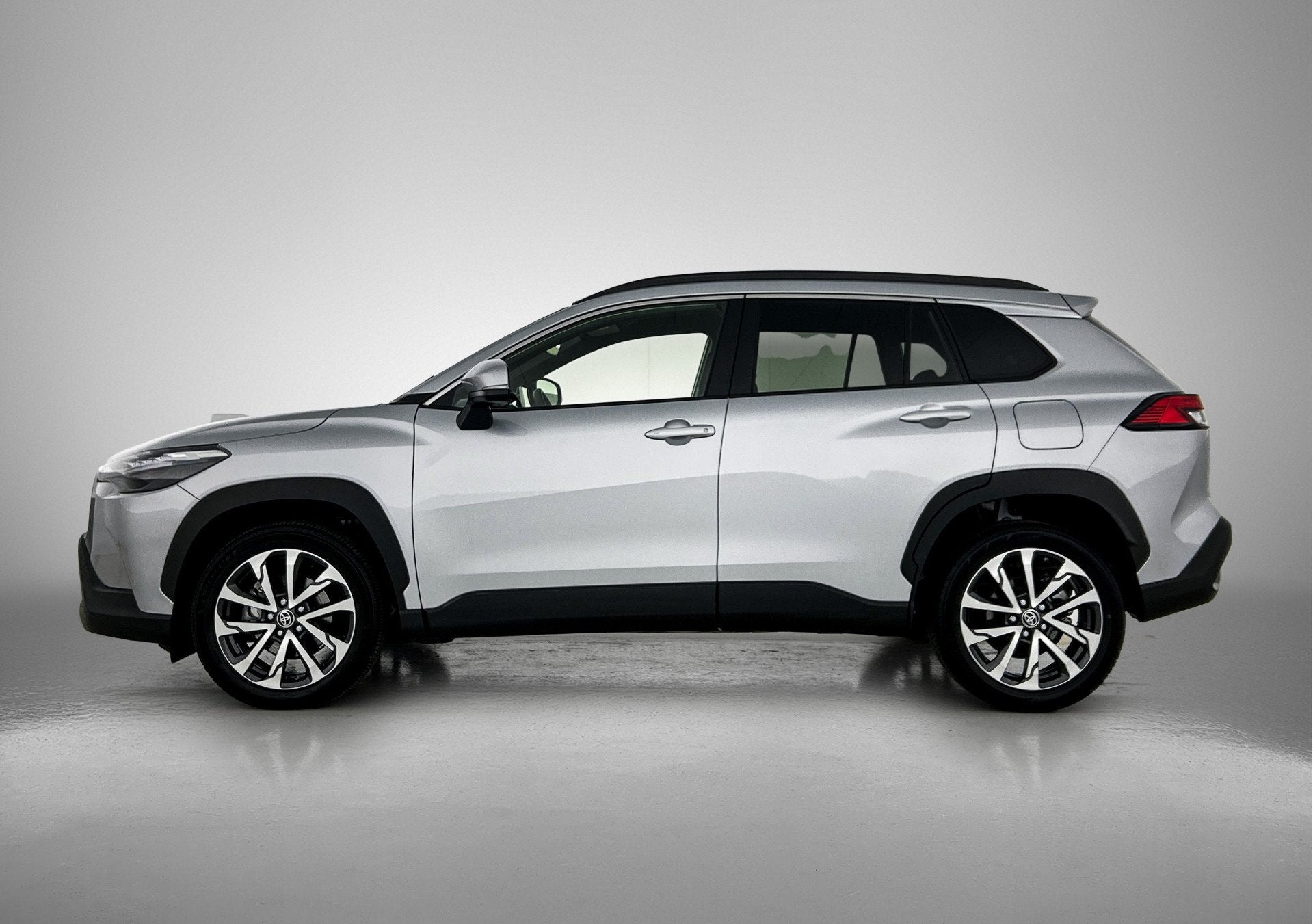 Toyota Corolla Cross Hybrid 140 Dynamic | BTW voertuig | Ele, Auto's, Toyota, Stof, Gebruikt, 4 cilinders, Bedrijf
