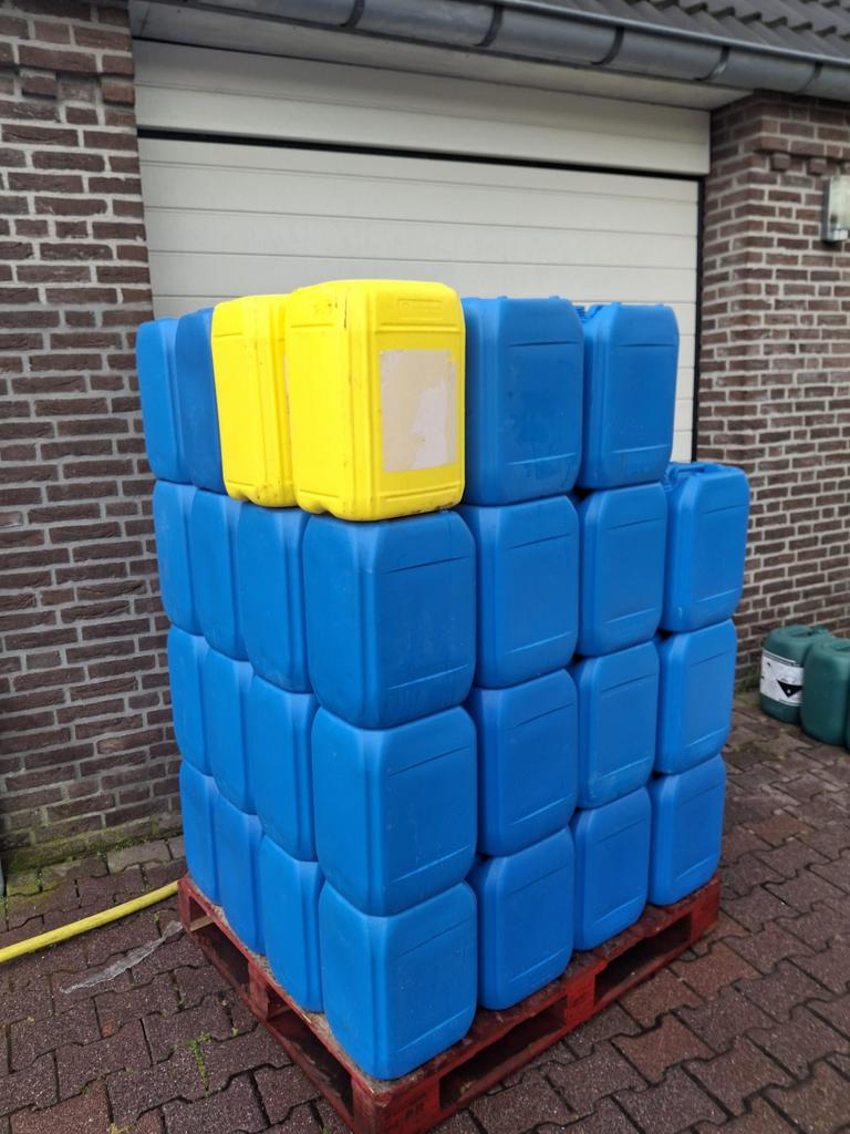 Jerry cans gespoeld blauw, groen 20ltr.UN keurmerk, Minder dan 75 liter, Ophalen, Zo goed als nieuw