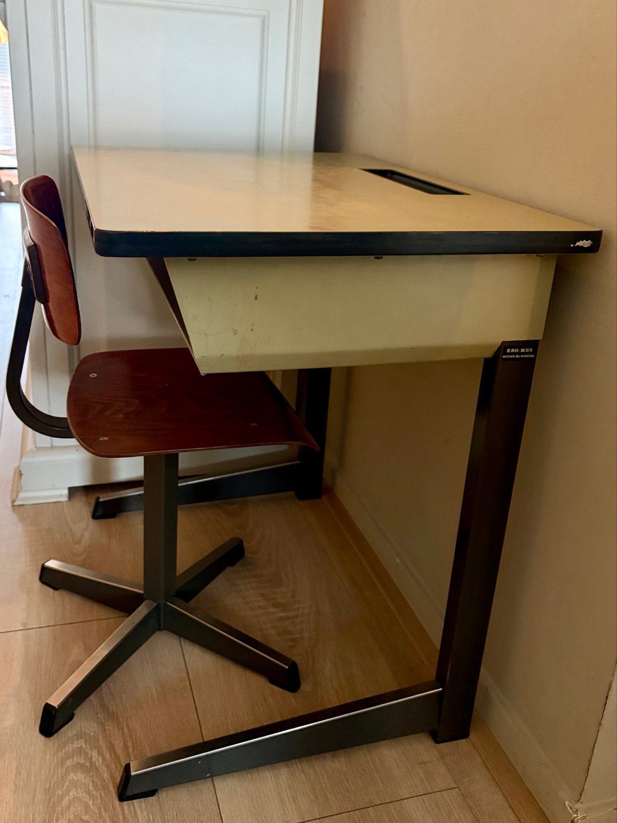 Vintage kinderbureau met stoel - Jaren '70, Ophalen, Opbergruimte, Gebruikt, Hout
