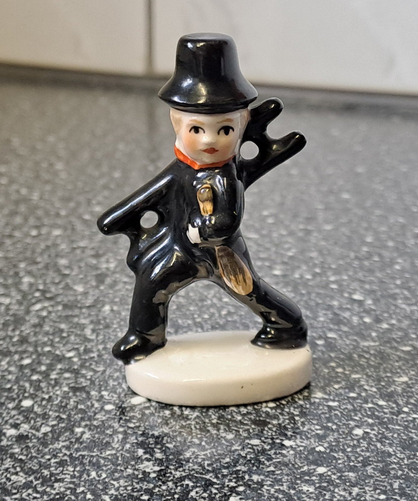 Vintage porseleinen beeldje van een schoorsteenveger., Ophalen of Verzenden, Zo goed als nieuw, N.v.t, N.v.t