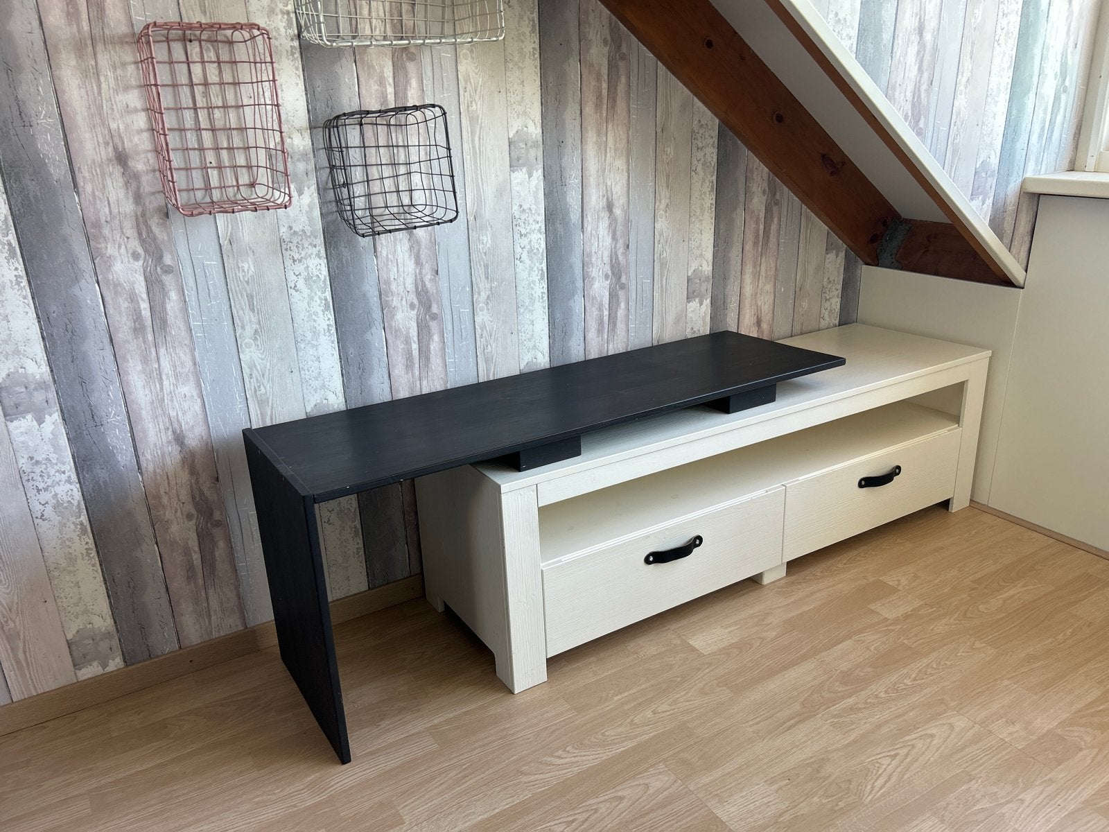 TV-meubel met verplaatsbaar opzetstuk - Wit en Zwart, Ophalen, Gebruikt, 100 tot 150 cm, Minder dan 100 cm