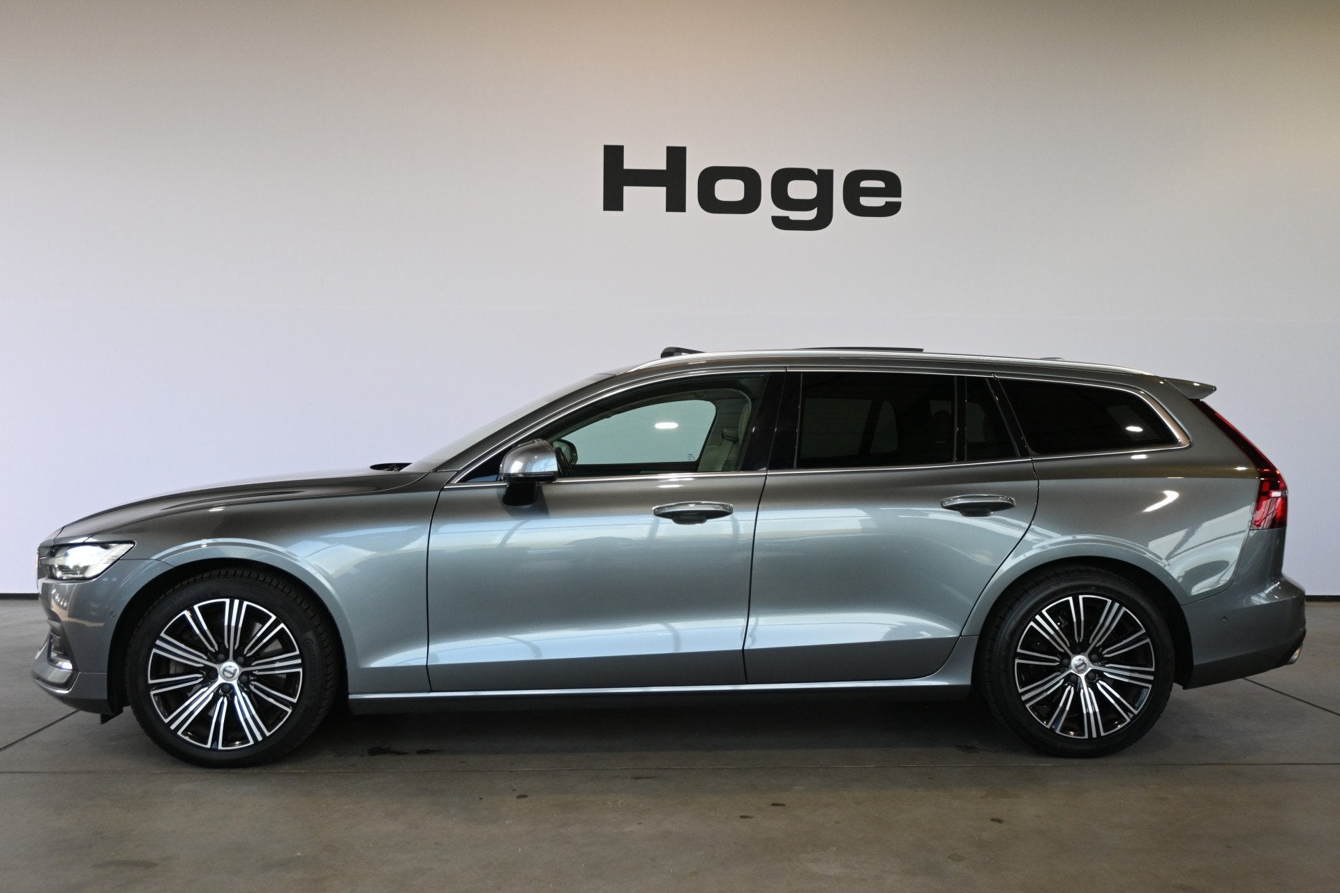 Volvo V60 2.0 T5 Inscription Automaat Clima Cruise Panoramad, 15 km/l, 4 cilinders, 93 €/maand, 750 kg