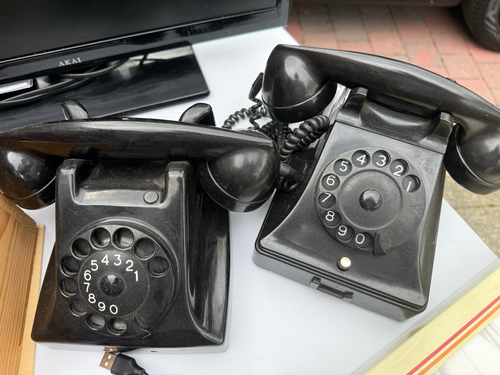 Vintage PTT Telefoons - Staatsmijnen (2 stuks), Ophalen