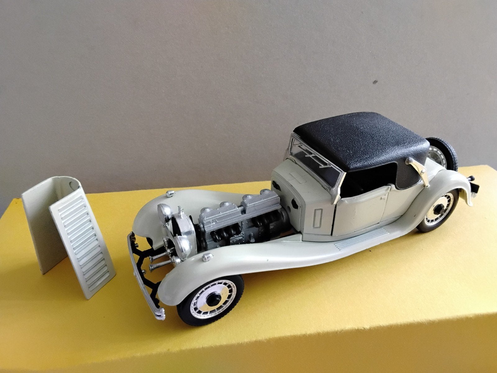 RIO ROYAL  BUGATTI  SCHAAL  1:43   MOTORKAP  LOS, Ophalen of Verzenden, Zo goed als nieuw, Auto, Overige merken