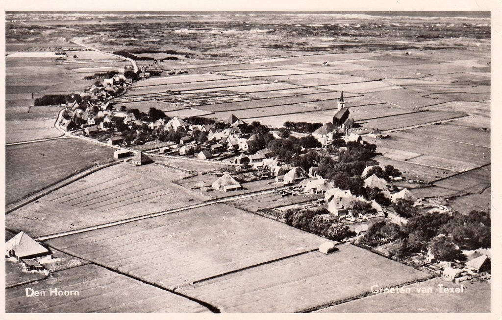 Den Hoorn ( Texel )   -   in vogelvlucht , 1953       =0017=, Ophalen of Verzenden, 1940 tot 1960, Gelopen, Waddeneilanden