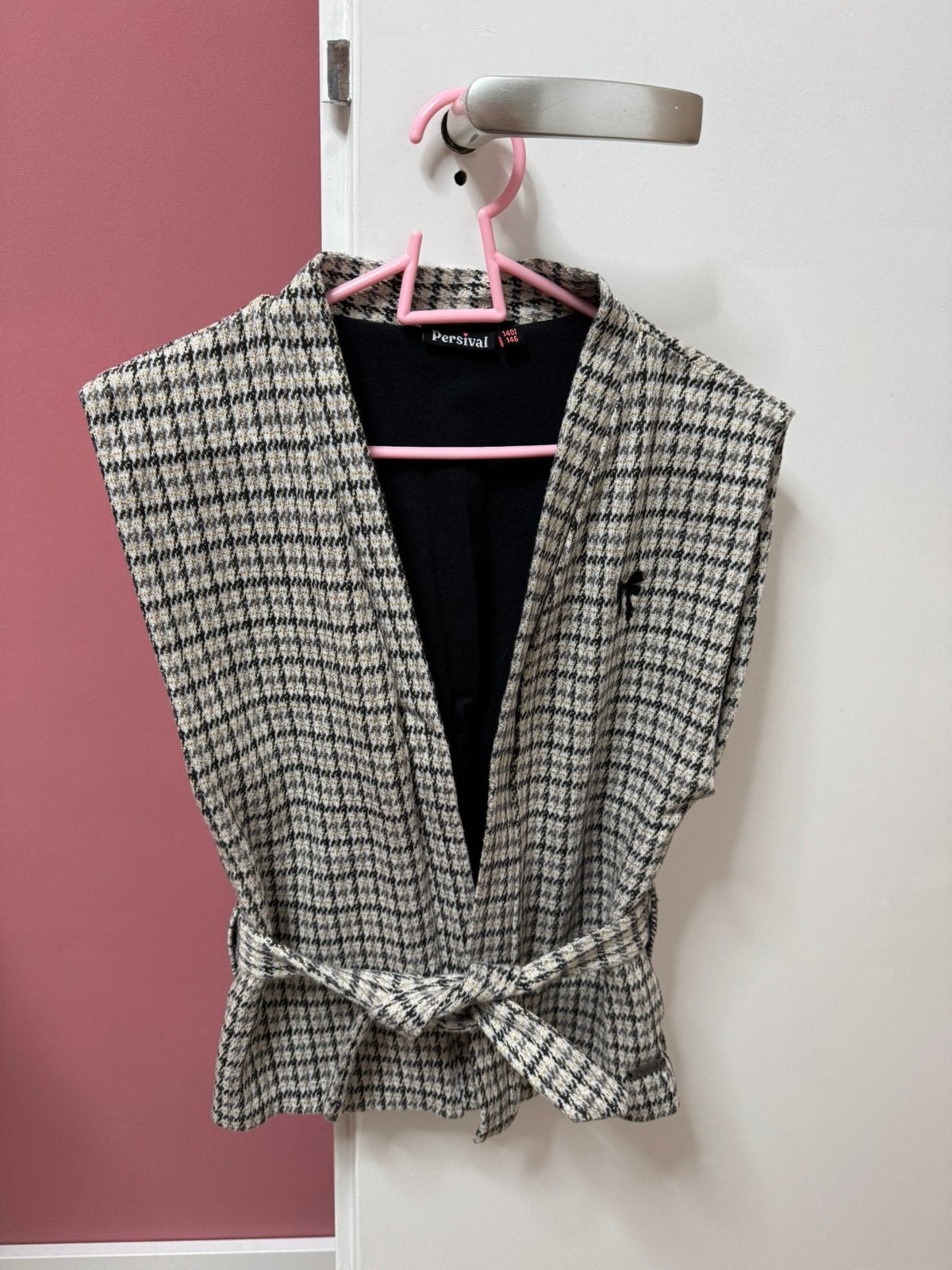 Gilet + Strikceintuur Grijs / Zwart Persival Maat 140 / 146, Kinderen en Baby's, Ophalen of Verzenden, Zo goed als nieuw, Meisje