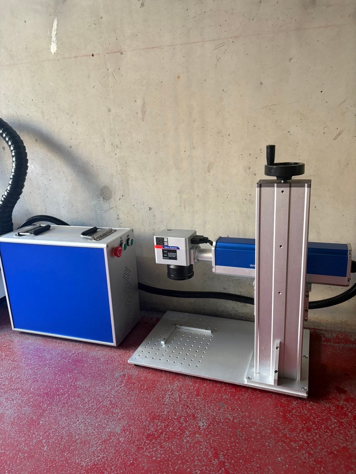 60W JPT MOPA Fiber Laser Graveermachine met Afzuiging, Ophalen
