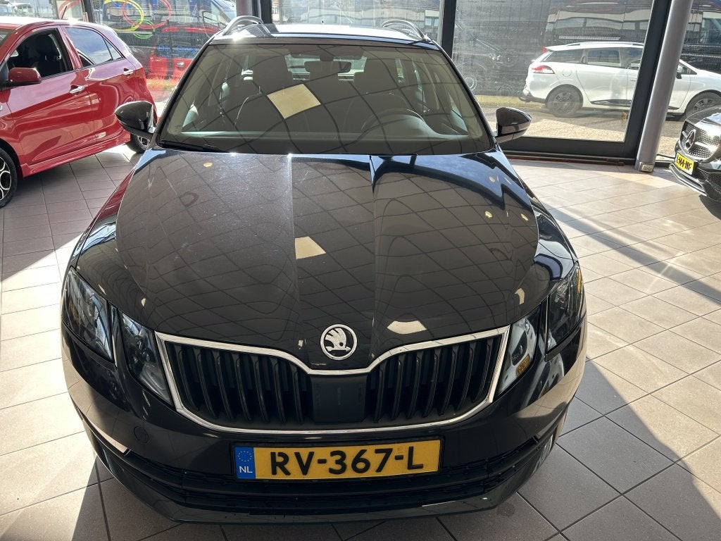 Skoda Octavia Combi 1.6 TDI Grt Sty. Bns AUTOMAAT BJ 2018 !, Auto's, Euro 6, 4 cilinders, 116 pk, Zwart