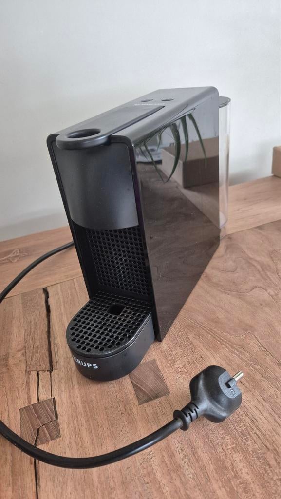 Krups Nespresso koffiemachine voor onderdelen, Ophalen, Espresso apparaat, 1 kopje, Niet werkend