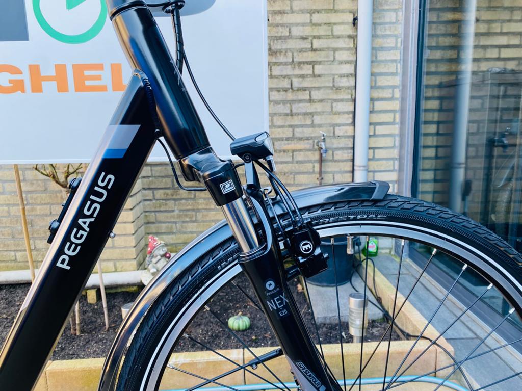 Elektrische Pegasus Bosch Middenmoto Active Line Plus.D55, Ophalen of Verzenden, Zo goed als nieuw, 5467kc, 55 tot 59 cm