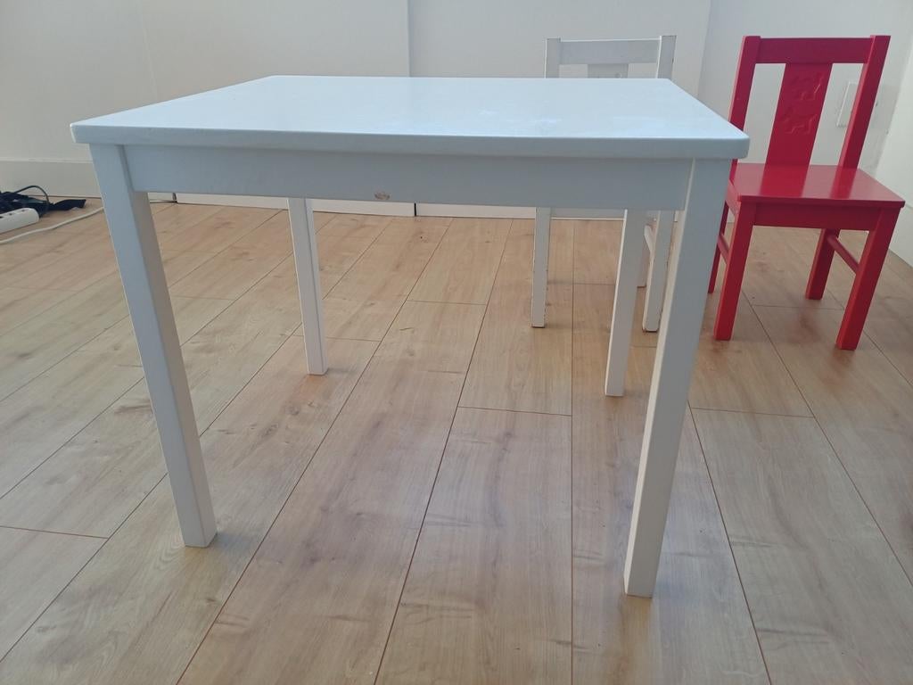 Ikea Kritter kindertafel wit met 2 gratis stoeltjes, Ophalen, Gebruikt, Tafel(s) en Stoel(en)