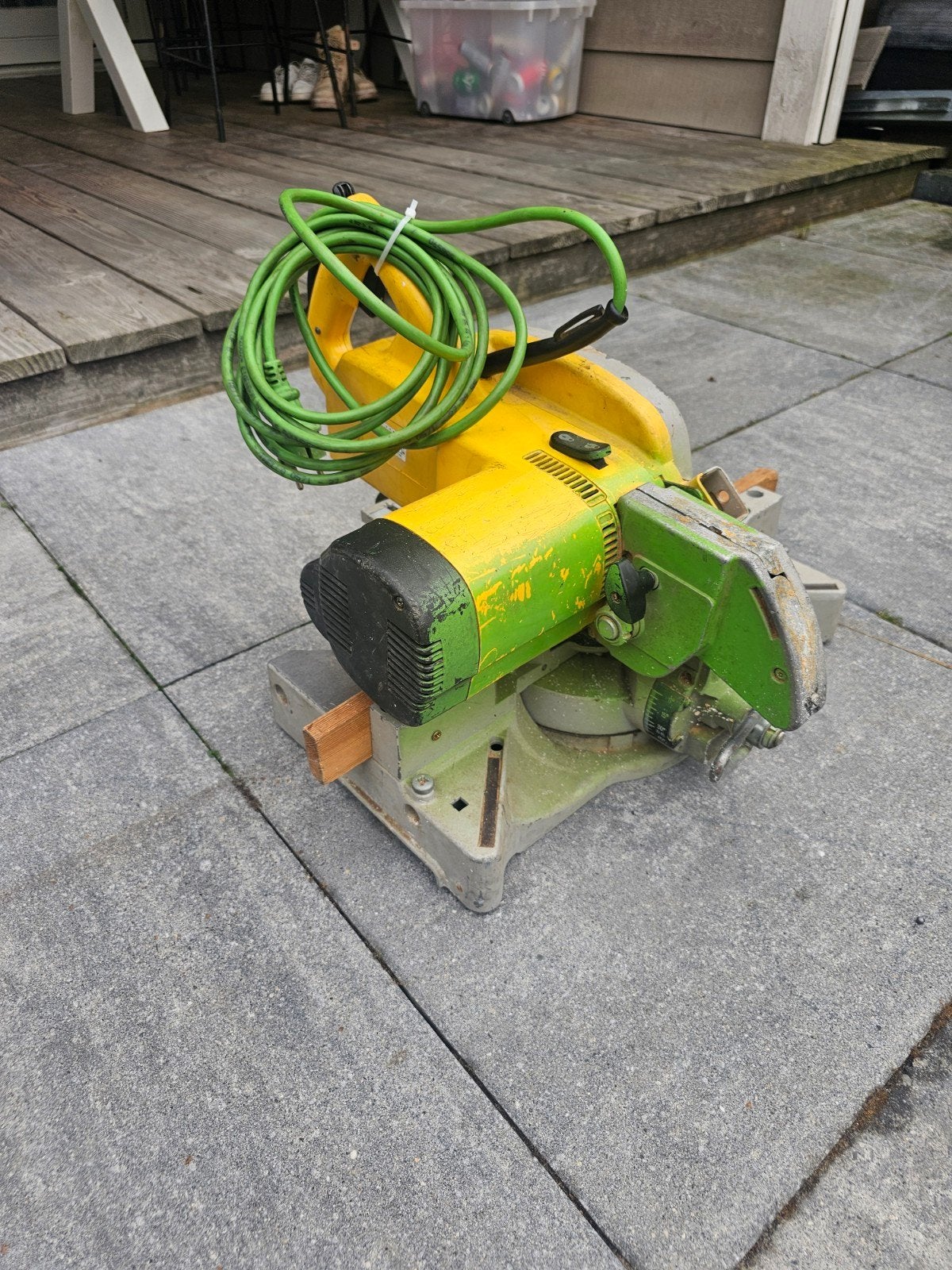 Foto 3 van DeWalt DW707 Afkortzaag 1200W - Gebruikt