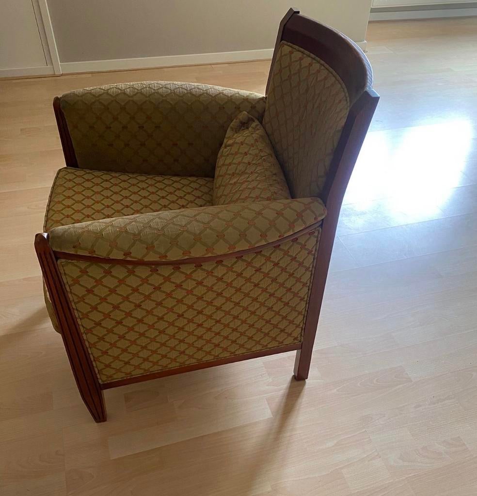 Comfortabele fauteuil met houten frame en stoffen bekleding, Huis en Inrichting, Stoelen, Ophalen, Gebruikt, Overige kleuren, Eén