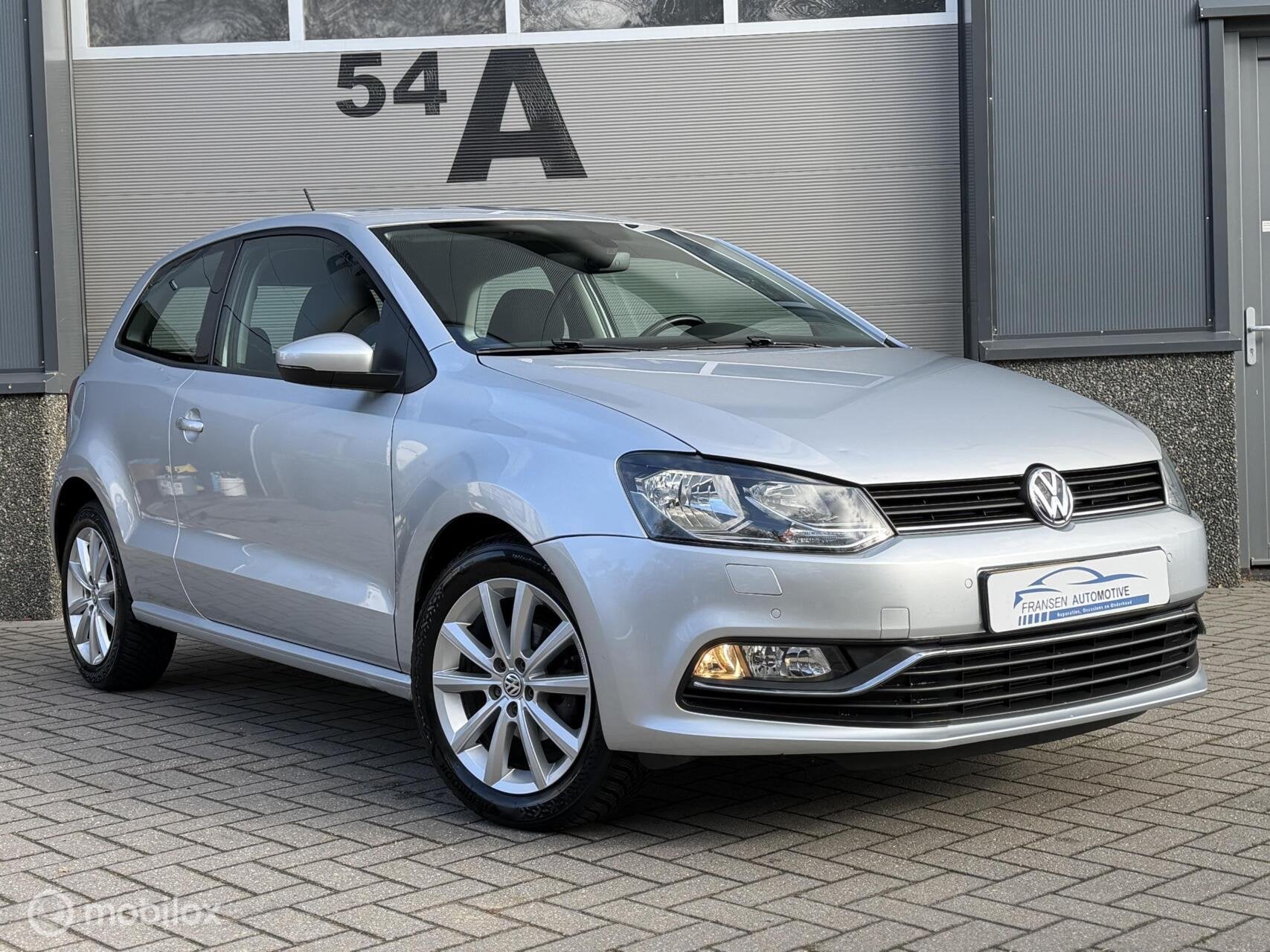 Volkswagen Polo 1.2 TSI Highline 2017 Stoelverwarming/navi, Stof, Gebruikt, 4 cilinders, Handgeschakeld