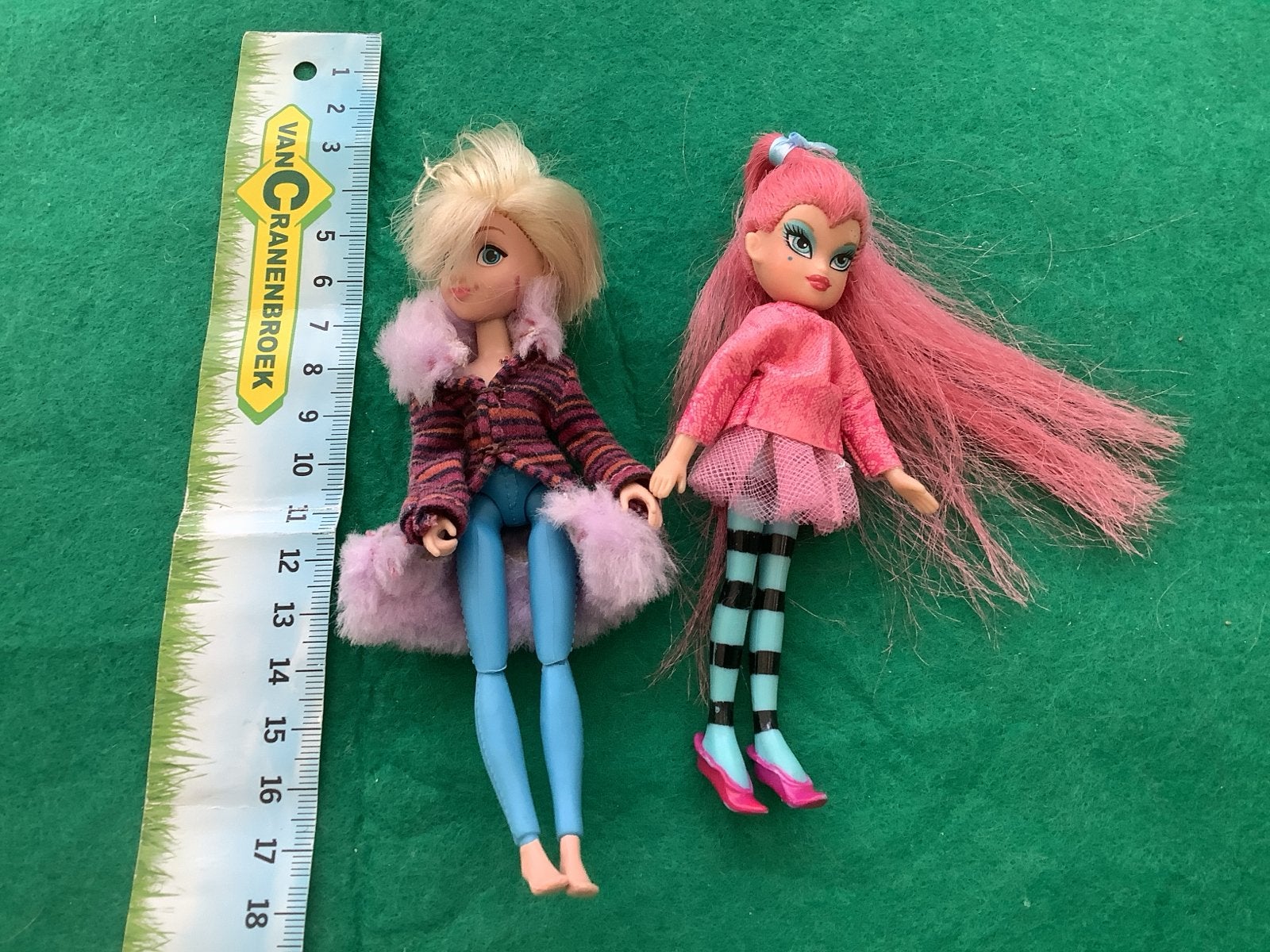 2 kleine poppen Bratz mini re., Ophalen of Verzenden, Zo goed als nieuw, Overige typen
