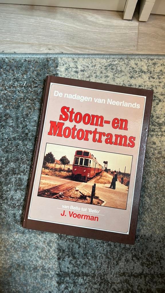 Boek stoom en motor trams, Ophalen of Verzenden, Zo goed als nieuw, Trein, Boek of Tijdschrift