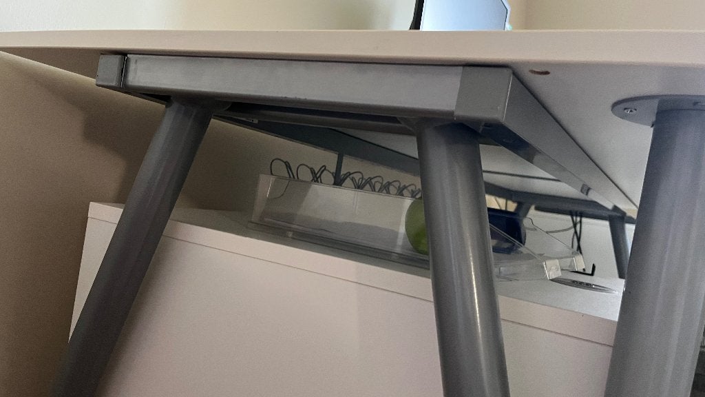 Werk bureau, Ophalen, Gebruikt, 120 cm, Hout