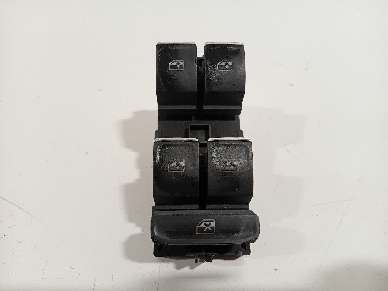Bedieningspaneel elektrische ramen Audi A1, Onderdelen@venauto.nl, Van der Ven Autorecycling B.V., Gebruikt, Ettenseweg 76, 4706 PB Roosendaal, The Netherlands