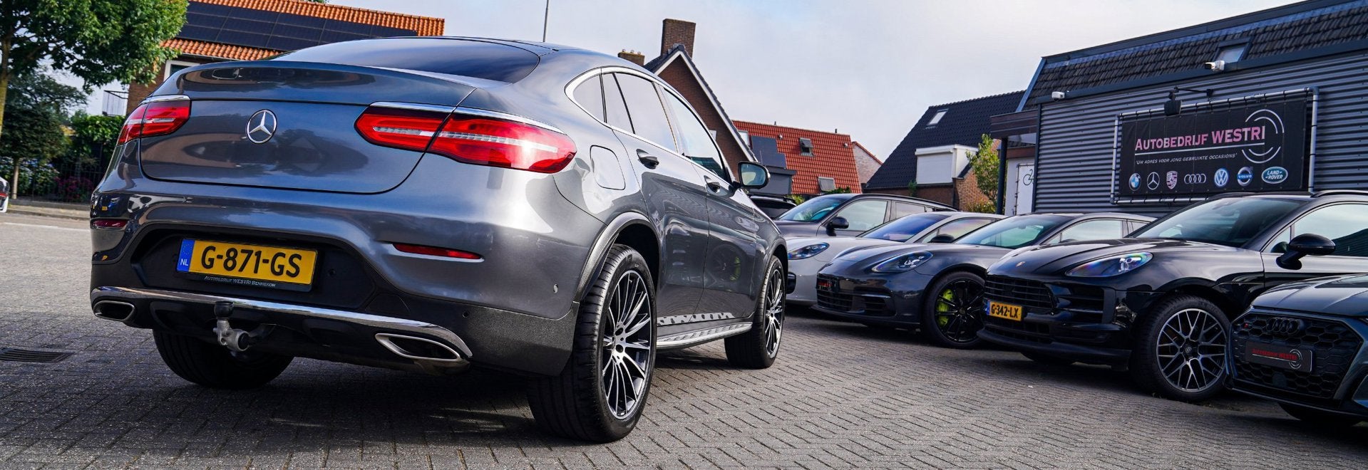 Mercedes-Benz GLC 300 4MATIC | 360 Camera | Burmester | Pano, Gebruikt, 245 pk, 102 €/maand, Automatische klimaatregeling