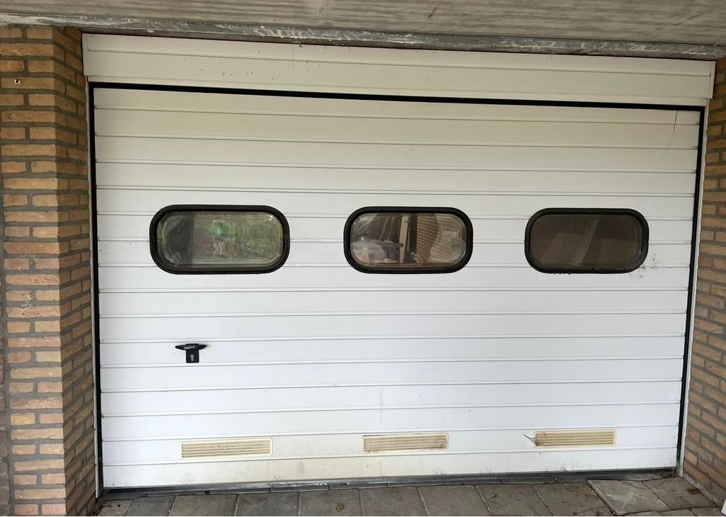 Elektronische Garagepoort met afstandsbediening, Doe-het-zelf en Verbouw, Deuren en Horren, Gebruikt, Garagedeur, 200 tot 215 cm