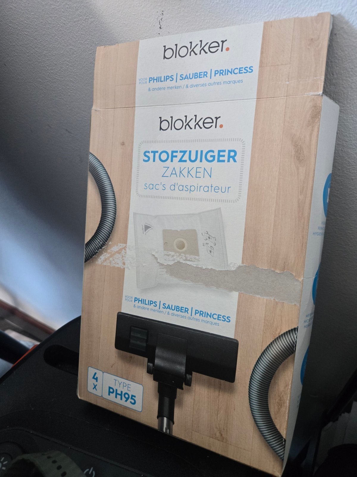 Blokker stofzuigerzakken type PH95 (4 stuks) Gratis !, Philips, Overige typen, Nieuw, Ophalen
