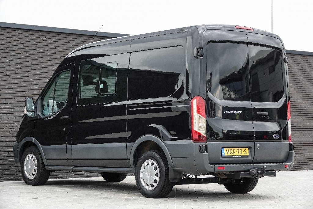 Foto 22 van Ford Transit | 170Pk | Dubbele Cabine | Achteruitrijcamera