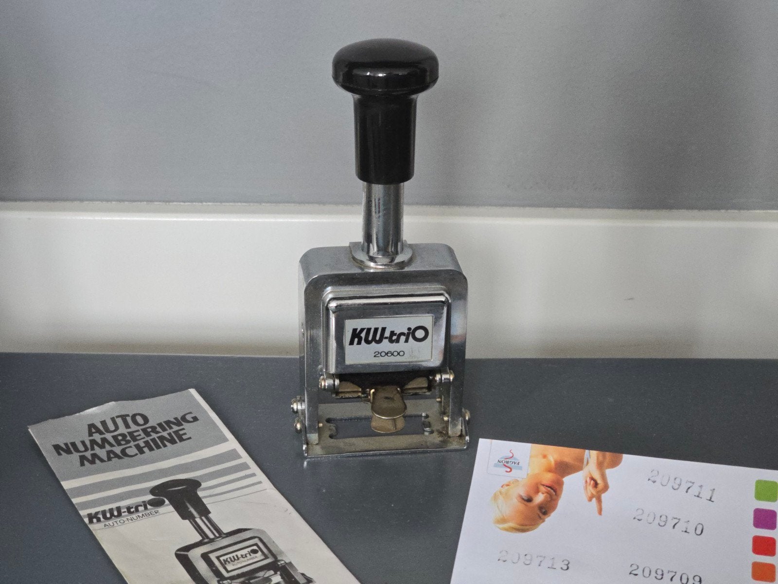 Vintage KW Trio numeroteur / doortelstempelautomaat €35, Antiek en Kunst, Ophalen of Verzenden