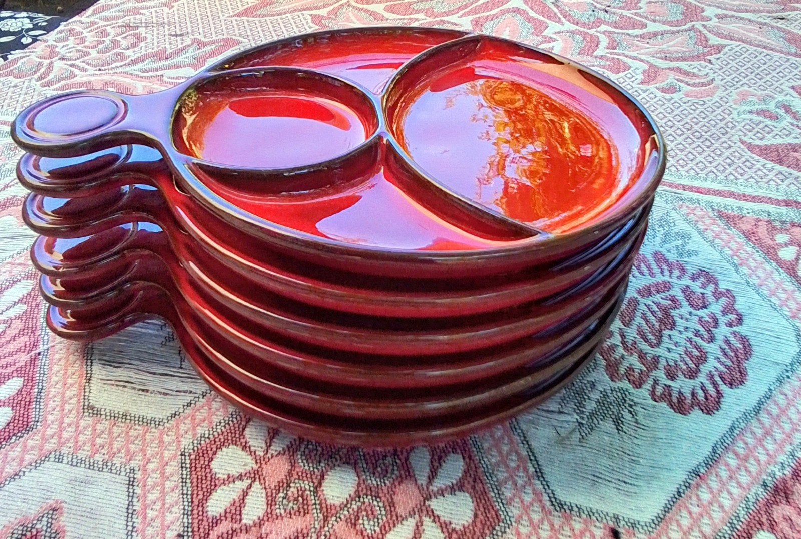 Set van 6 vuurrode salade/fondeu/gourmet/buffet borden, Ophalen of Verzenden, Zo goed als nieuw, Overige stijlen, Bord(en)