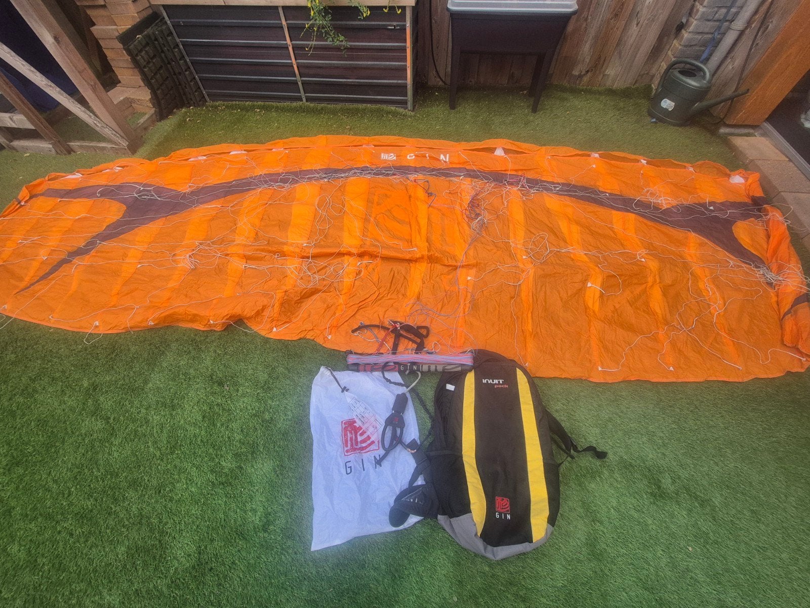 Complete kite set met diversen kites per stuk ook te koop, Sport en Fitness, Vliegeren, Ophalen, Gebruikt, Vierlijns, Vlieger