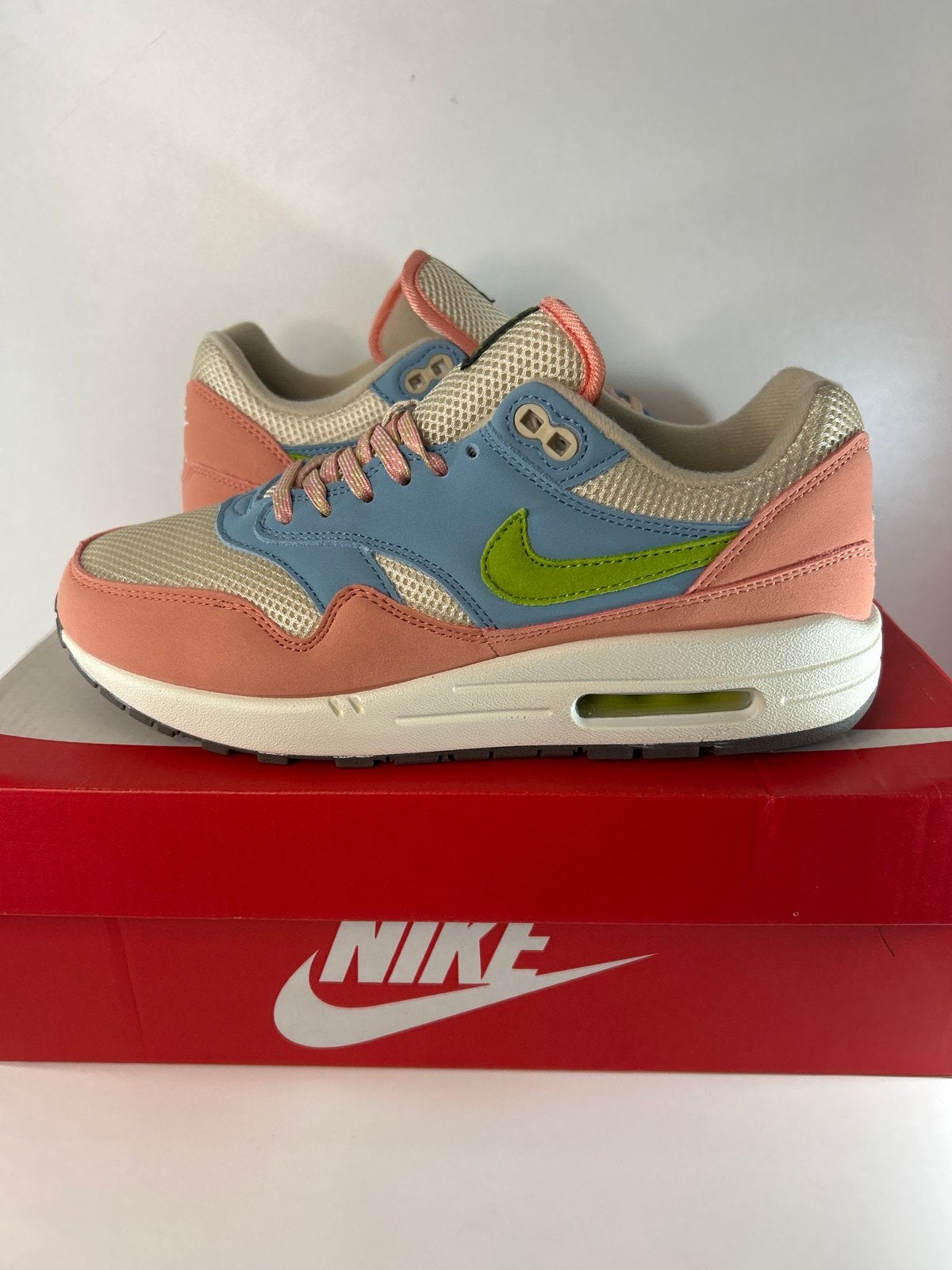 Nike Air Max 1 Sneakers - Maat 41, Kleding | Dames, Schoenen, Nieuw, Ophalen of Verzenden, Sneakers of Gympen, Roze