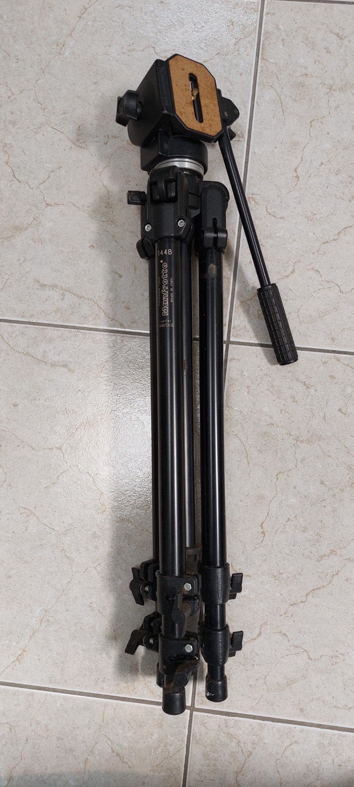 Manfrotto Professional Statief 144B - met wat roestplekken, Ophalen, Gebruikt, Driepoot, 150 tot 175 cm