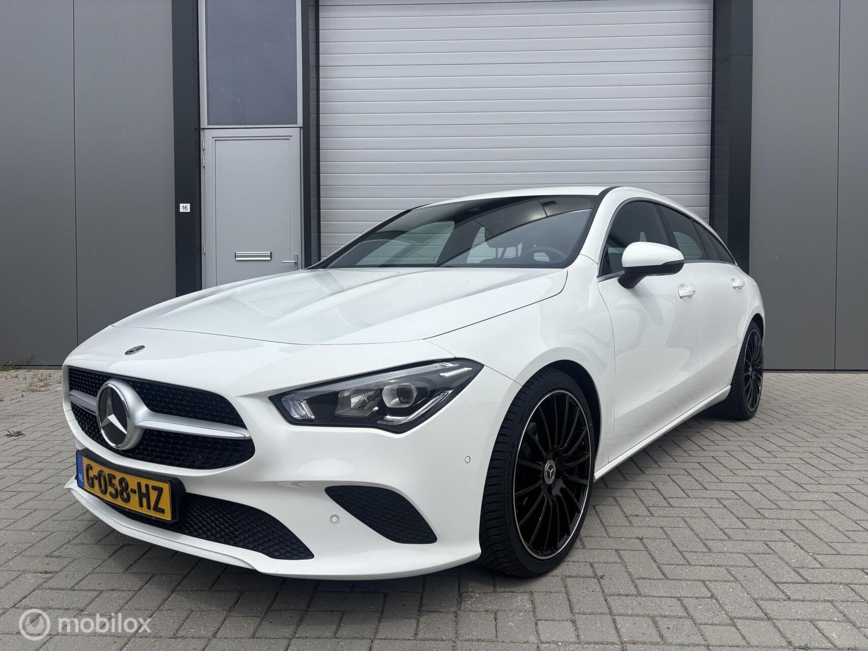 Mercedes CLA-klasse Shooting Brake 180 19 inch Apple CarPlay, Auto's, Voorwielaandrijving, CLA, Gebruikt, 4 cilinders