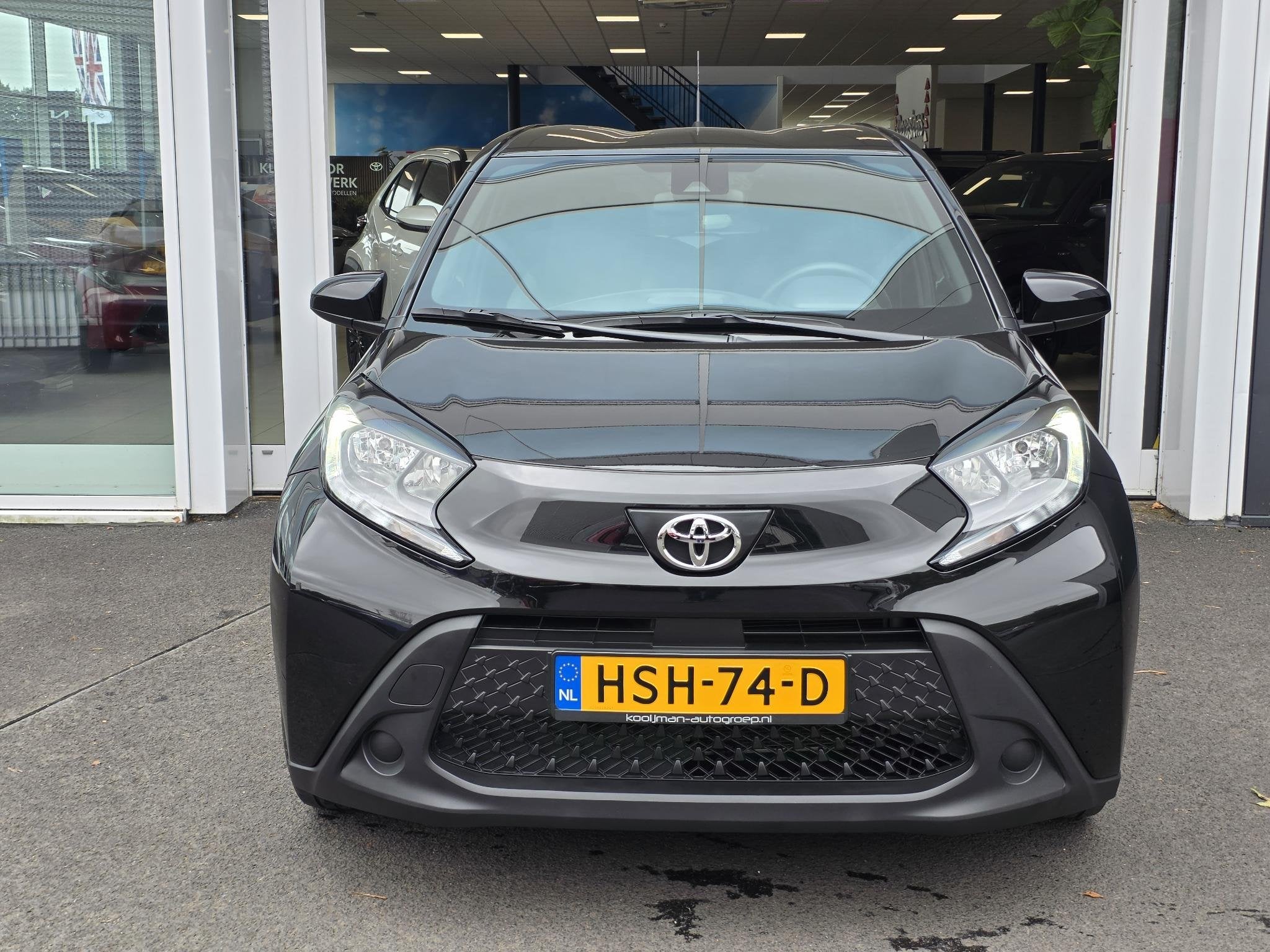 Toyota Aygo X 1.0 VVT-i MT Play | Lane assist | Achteruitrij, Auto's, Stof, Gebruikt, Euro 6, 920 kg
