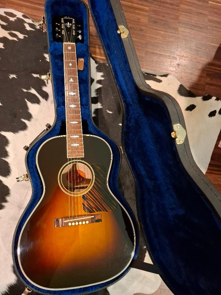 GIBSON  MARTIN GUITAR COLLECTION, Ophalen of Verzenden, Zo goed als nieuw, Western- of Steelstringgitaar, Met koffer
