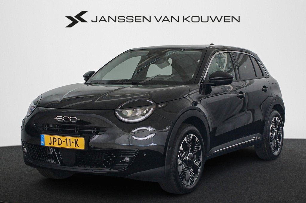 Fiat 600 1.2 Hybrid La Prima / Navi / Leer / Clima / Carplay, Auto's, Fiat, Euro 6, 1199 cc, 620 kg, Zwart